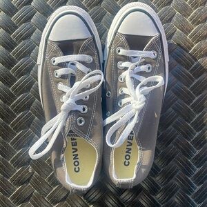 Gray converse size 6.5 women’s worn only once